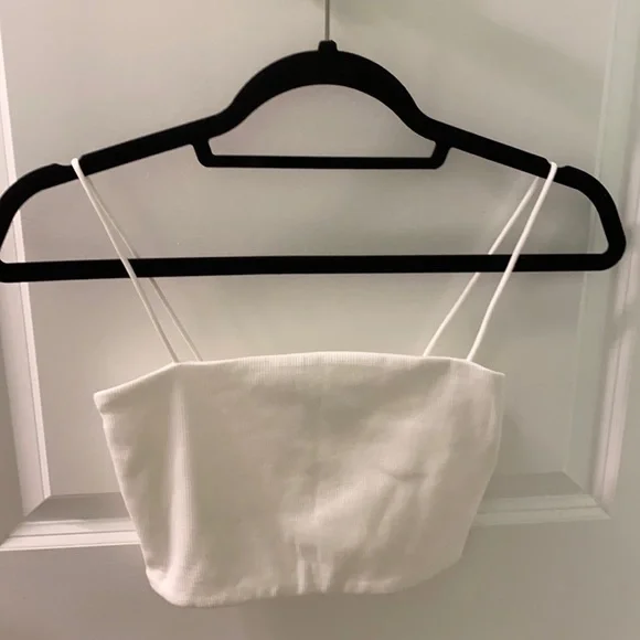 White spaghetti strap crop top - Picture 1 of 3